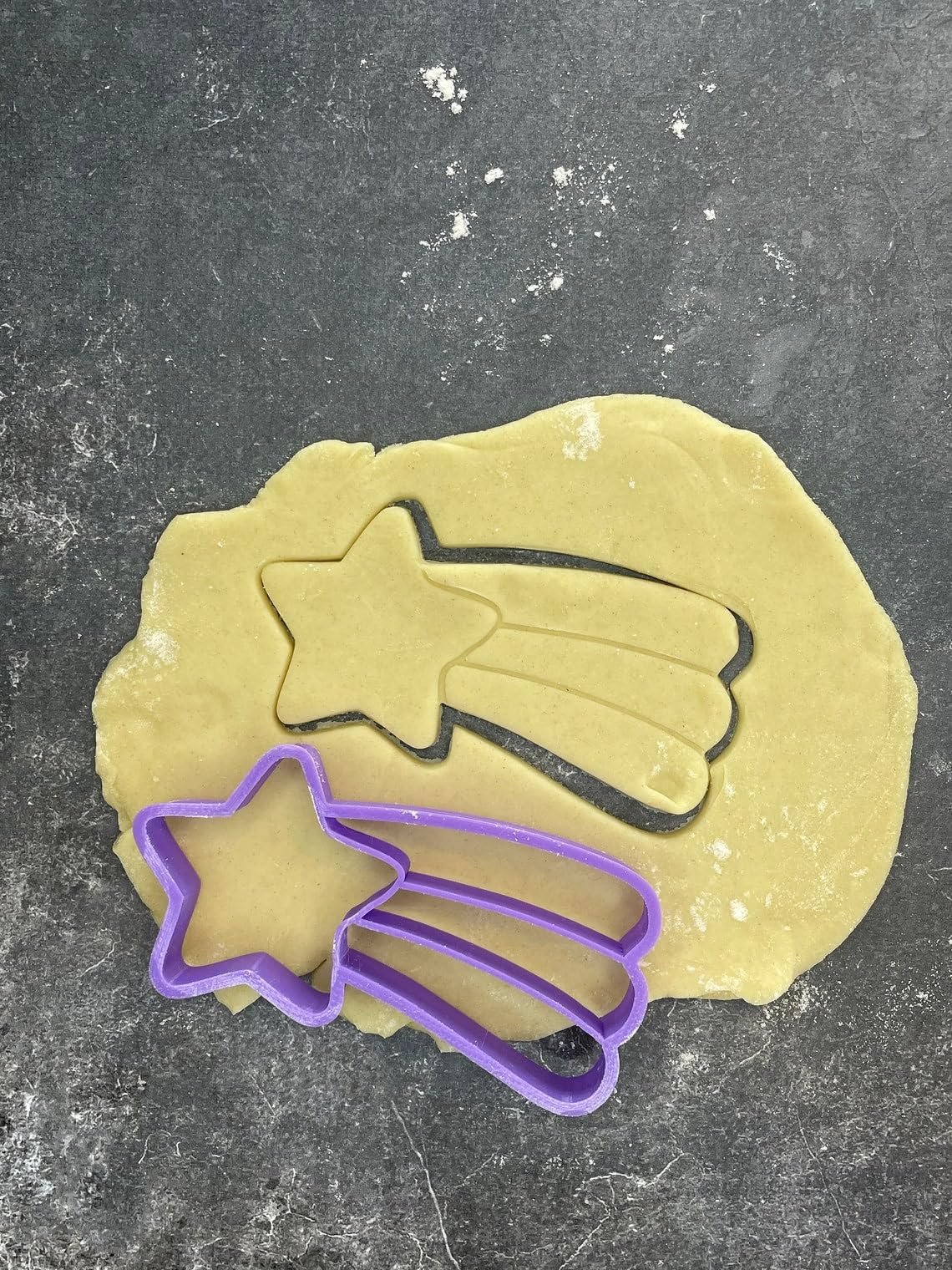 Shooting Star Shaped Cookie Cutter for Making Homemade Shortbread Biscuits Pastry Sugar Paste Fondant Cake Decorations Ideal for Celestial Themed Baking Birthdays Celebrations