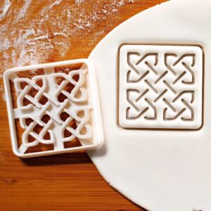 Celtic Square Knot Cookie Cutter | Symbol of Protection and Good Fortune | Four Seasons & Four Elements of Nature (Earth, Wind, Fire, Water) | Perfect for Themed Baking and Gift Ideas