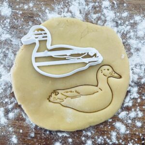 Black Sitting Duck Cookie Cutter Pastry Fondant Dough Biscuit Baking Tool DIY Party Favors Home Baking Creative Farm Animal Cookies Kids Birthday and Seasonal Treats
