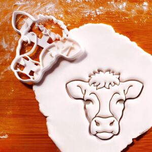Dairy Cow Face Cookie Cutter � Perfect for Barnyard Baking, Farmhouse Kitchen Decor, Countryside-Themed Cookies, Rustic Dairy Farming Designs, and Fun Farm Party Treats (FACE ONLY)
