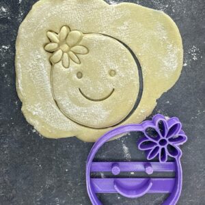 Smiley face shape cookie cutter for baking shortbread biscuits, sugar paste cutting, fondant shaping, happy emoji themed pastry crafting, cake decoration, homemade dessert decorating