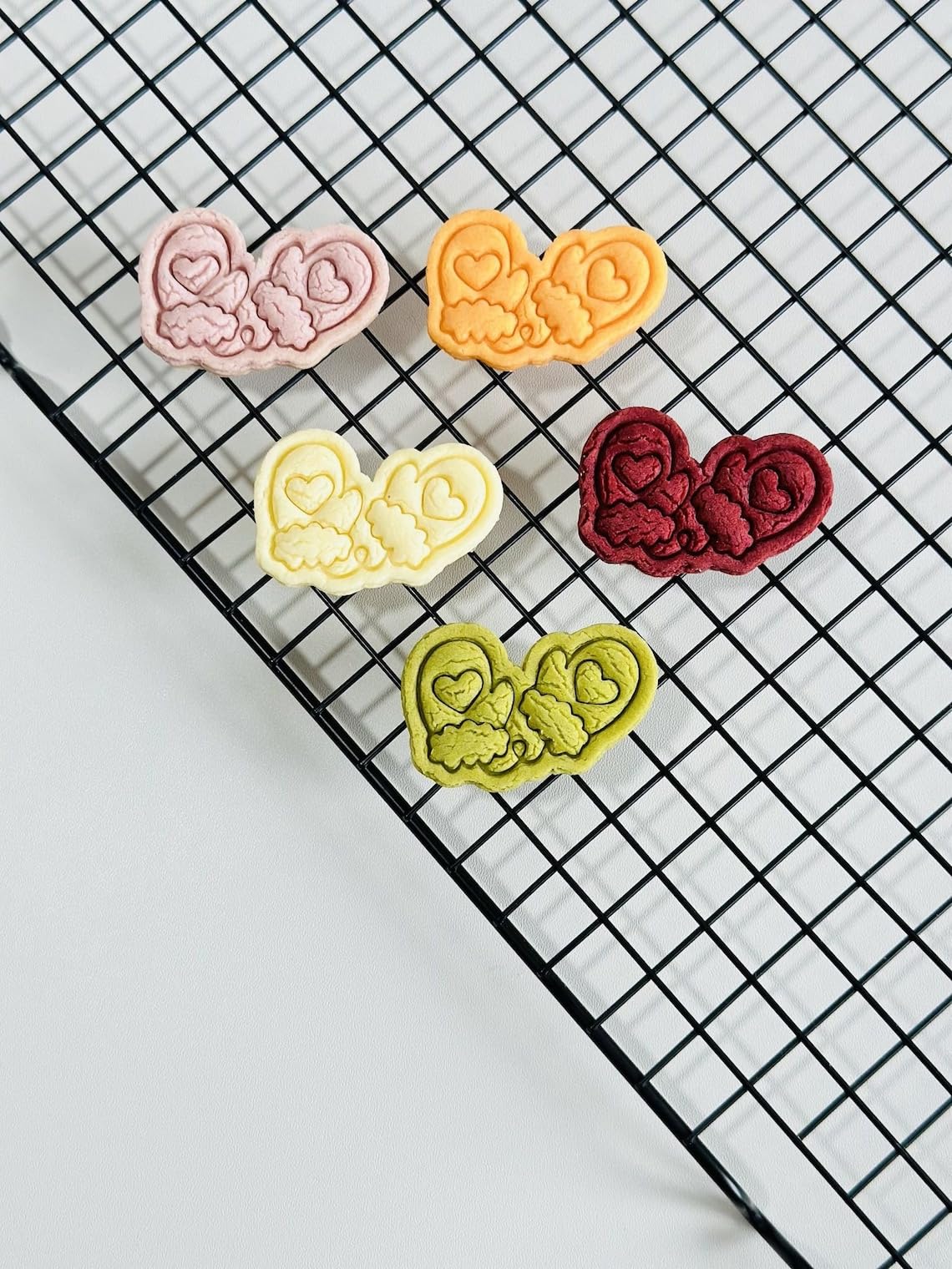 Black Mitten Cookie Cutter Winter Love Heart Gloves Cookie Cutter Stamp Set Black Christmas Mittens Fondant Molds for Holiday Baking Cookies Pastry Dough Candy Kitchen Cookie Cutters Se - Image 7