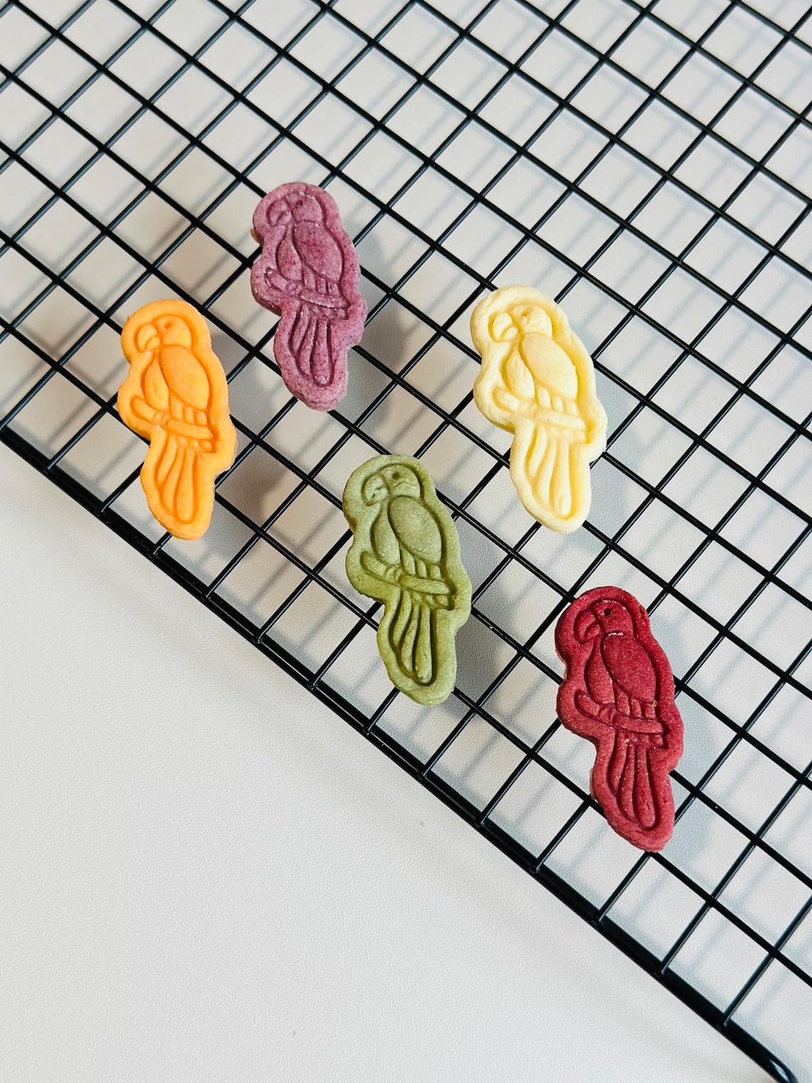 Black Parrot Cookie Cutter Stamp Set Spring Animal Parrot Bird Shape Baking Tool for Cookies Fondant Clay Treats Creative Dessert Making Parties Family Baking Everyday Use - Image 7