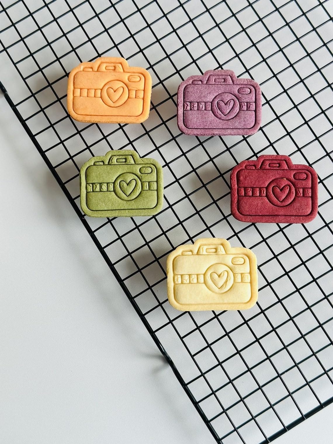 Black Camera Cookie Cutter Stamp Set Groovy Retro Camera Shape with Love Heart Lens Baking Tool for Cookies Fondant and Clay Creative Baking Accessory for Parties Gifts and Everyday Use - Image 7
