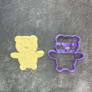 Ourson bear shape animal cookie cutter for baking shortbread biscuits, sugar paste cutting, fondant shaping, cute bear cake decoration, pastry crafting, homemade dessert decorating tool