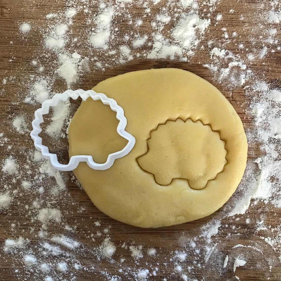Black Hedgehog Cookie CutterAnimal Mini Biscuit Cutter for Baking Fondant Dough Polymer Clay Jewelry Making Earring Cutter Party Favor Craft Tool - Image 2