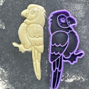 Parrot bird cookie cutter for making animal theme shortbread cookies fondant clay pastry sugar paste homemade treats biscuit dough cake decoration birthday jungle party baking tool
