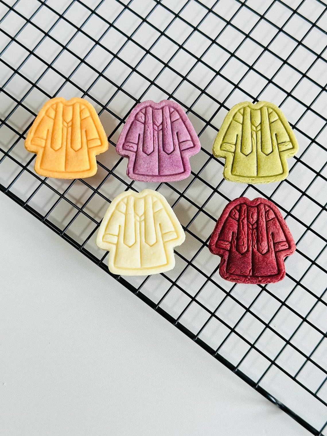 Black Graduation Gown Cookie Cutter Grad Robe Cookie Cutter Stamp Set COOKIE School Theme Baking Tool Fondant Mold for Cookies Cake Decorating Graduation Party Home Use India - Image 7