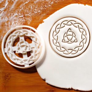 Celtic Circle Cookie Cutter | Symbol of Eternity and Unity | Perfect for Themed Baking, Special Occasions, and Gift Ideas | Unique Celtic Design for Cookies, Fondant, and Crafts