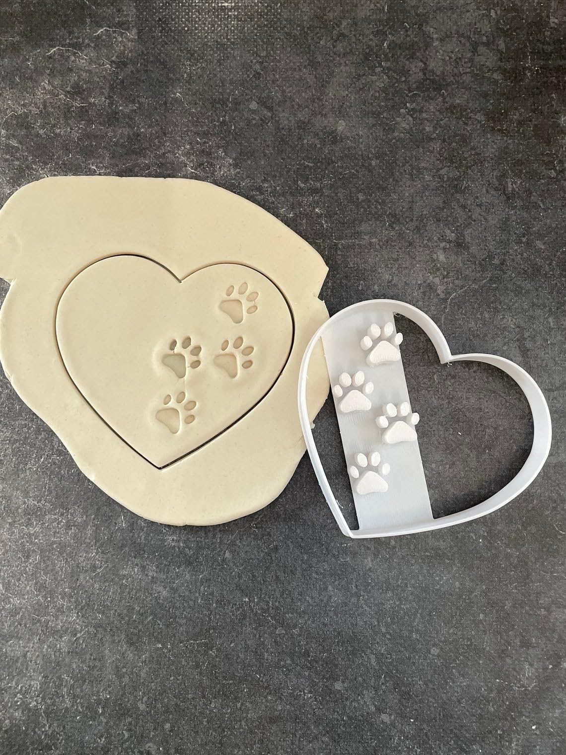 Heart Dog Paw Cookie Cutter Shape for Baking Shortbread Biscuits Pastry Sugar Paste Fondant Cookies for Cake Decoration Pet Lovers Gifts Homemade Treats and Baking - Image 4